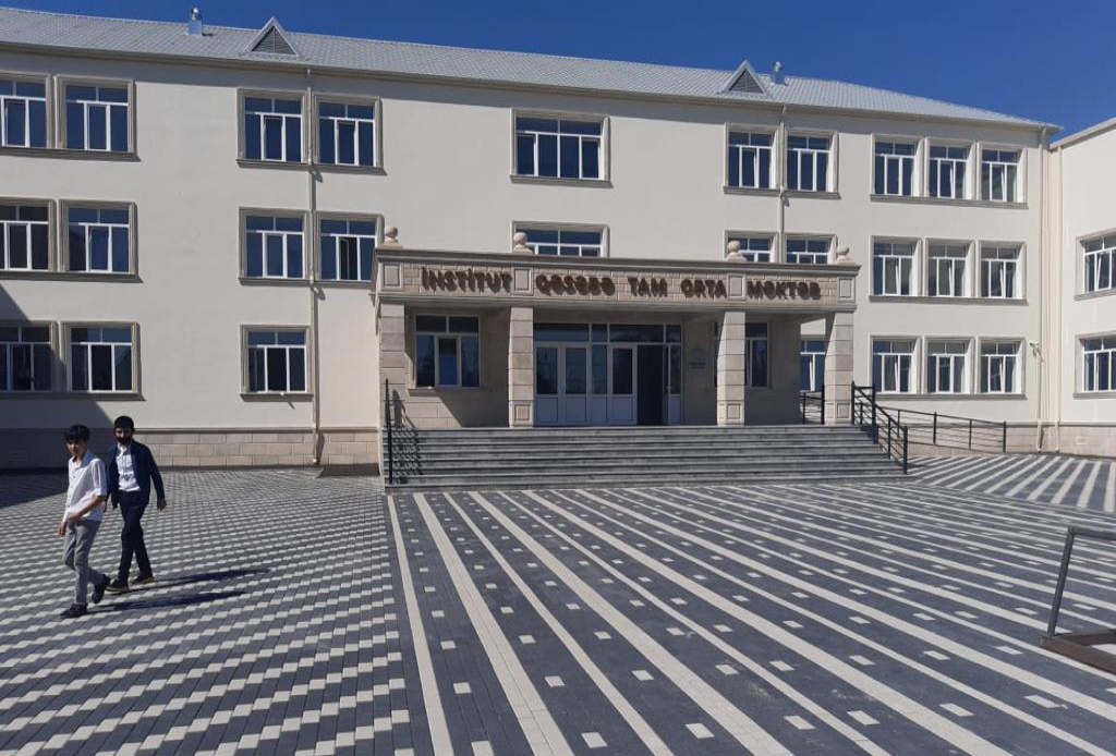SAMUX RAYONU TAM ORTA MƏKTƏBİN TİKİNTİSİ